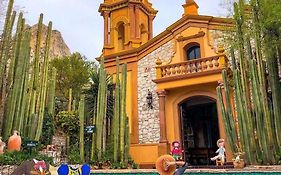 Hotel Arroyitos Bernal 3*